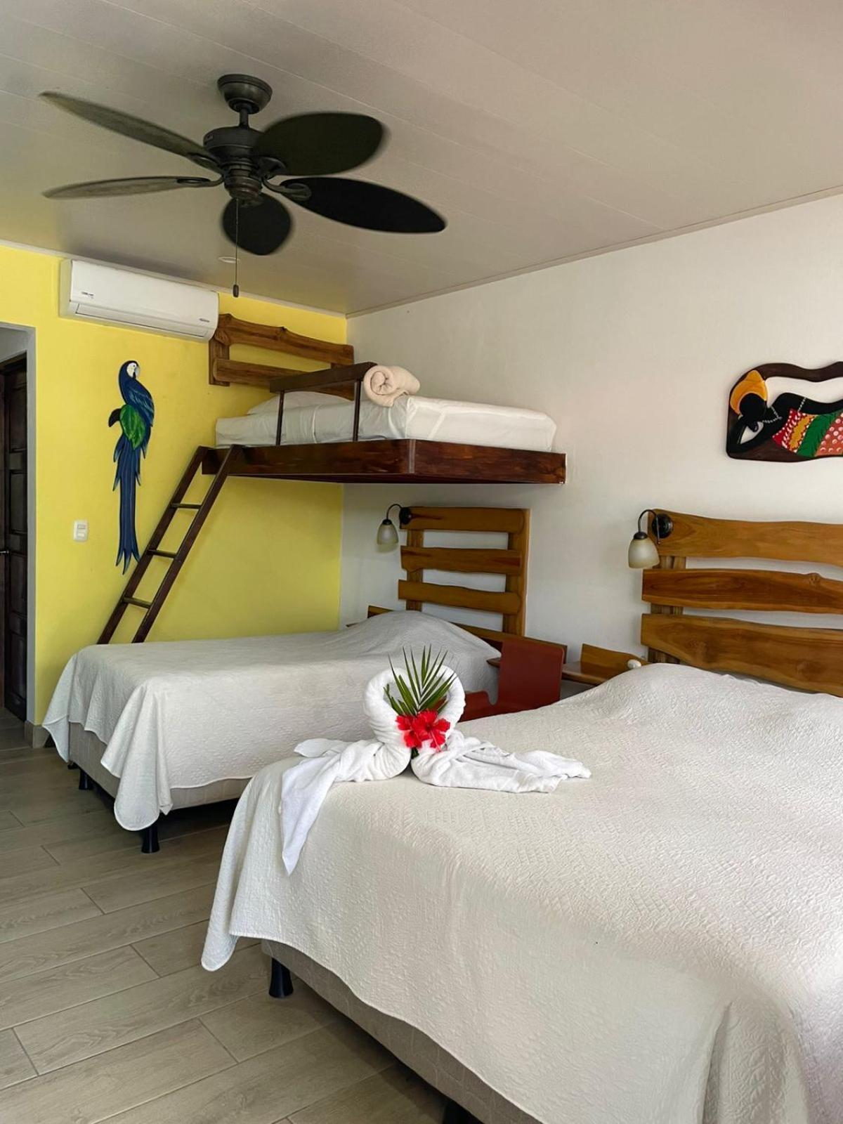 Cabinas El Colibri Puerto Carrillo Ngoại thất bức ảnh