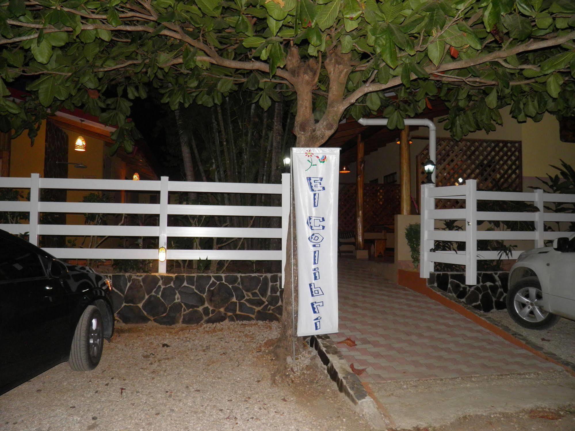 Cabinas El Colibri Puerto Carrillo Ngoại thất bức ảnh